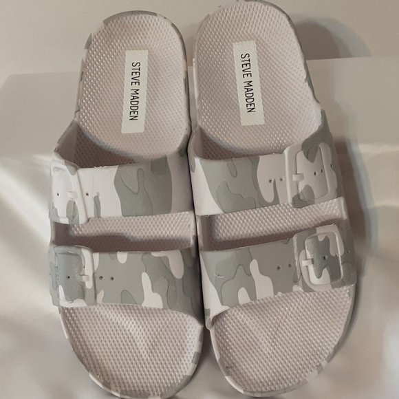 "STEVE MADDEN" ADJUSTABLE DOUBLE BUCKLE SLIP-ON SANDLES - Picture 3 of 14